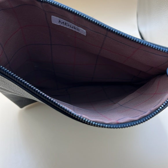 Mbukii Folded Pouch Clutch - Picture 5 of 11